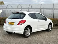 PEUGEOT 207 1.6 VTI 120pk 3-drs XS *trekhaak, lmv, climate control* Foto