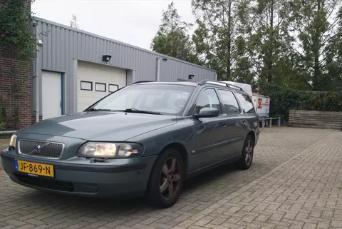 VOLVO V70 2.4 140PK Edition