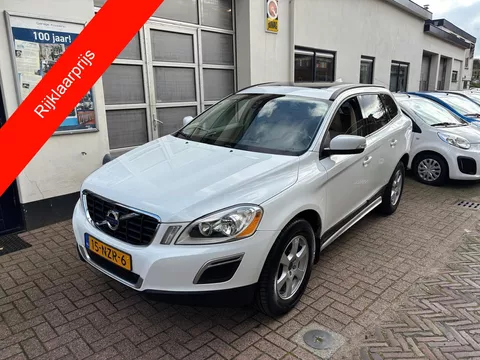 VOLVO XC60 2.0T POWERSHIFT Kinetic