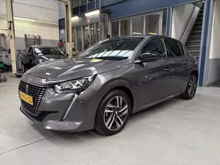 PEUGEOT 208 1.2 PureTech 75pk Allure Pack | Apple carplay / Android auto | Navigatie | climate control | Camera | 3-D cockpit | LM Velgen | NAP | Rijklaar prijs!