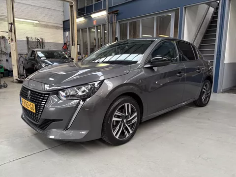 PEUGEOT 208 1.2 PureTech 75pk Allure Pack | Apple carplay / Android auto | Navigatie | climate control | Camera | 3-D cockpit | LM Velgen | NAP | Rijklaar prijs!