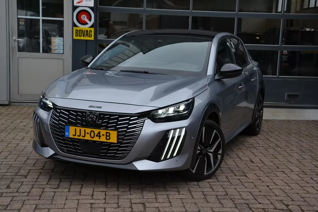 PEUGEOT 208 1.2 Hybrid 145 PK  Alcantara e-DCS6 GT