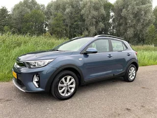 KIA Stonic 1.0 T-GDi 100pk DynamicLine | Apple carplay / Android auto | Trekhaak | Camera | Pdc | LM velgen | NAP | Rijklaar prijs!