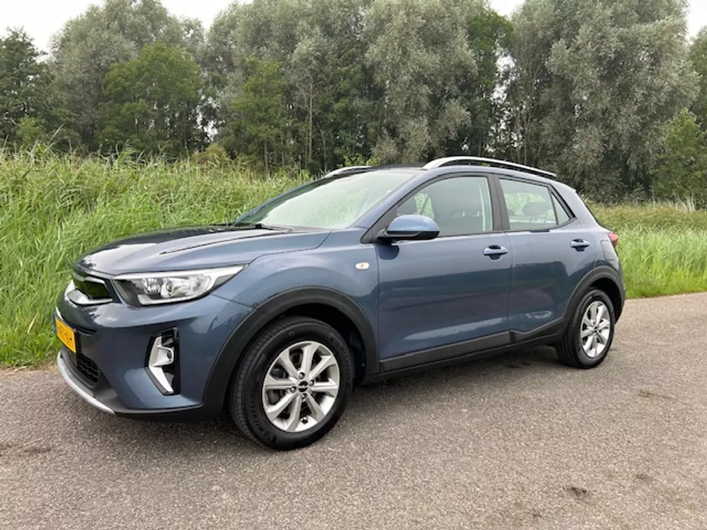 KIA Stonic 1.0 T-GDi 100pk DynamicLine | Apple carplay / Android auto | Trekhaak | Camera | Pdc | LM velgen | NAP | Rijklaar prijs!