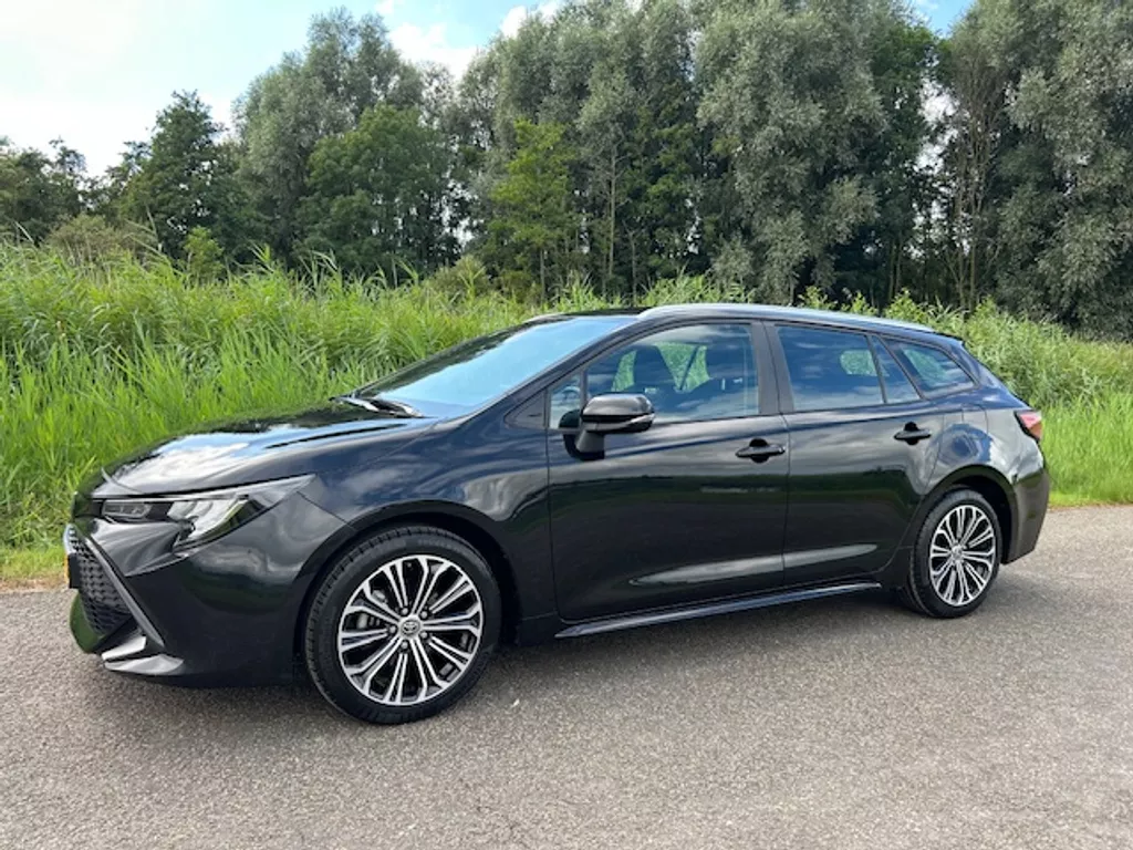 TOYOTA Corolla Touring Sports 1.8 Hybrid 122pk CVT Active | Navigatie | Apple carplay / Android auto | Camera | Cruise control | 4 Nieuwe banden | NAP | Rijklaar prijs!