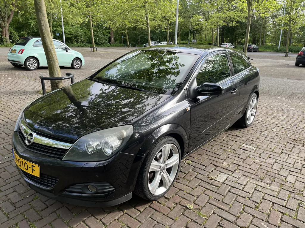 Opel Astra GTC 1.6 16V 85KW LEDER-TREKHAAK-ONDE