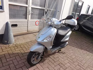 Piaggio Fly Motorscooter