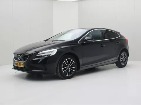 Volvo V40 2.0 T2 122PK 6-Bak Luxury [ PANO+ACC+LED+LEDER+KEYLESS+STOELVERWARMING ]