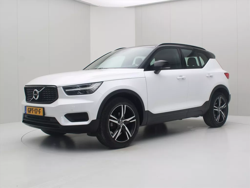 Volvo Xc40 T3 163pk Geartronic R-Design [ LED+CAMERA+CARPLAY+STOELVERWARMING+NAVIGATIE+PDC ]