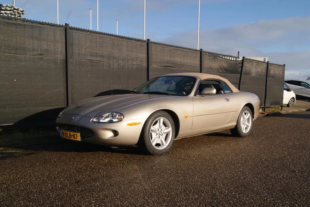 JAGUAR Xk8 4.0 CONVERTIBLE