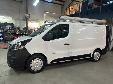 Opel Vivaro 2.0 D 66KW BV Edition Eco flex Trekhaak | Imperiaal | Betimmering | kasten inbouw | Airco | Cruise control | NAP | Rijklaar prijs!