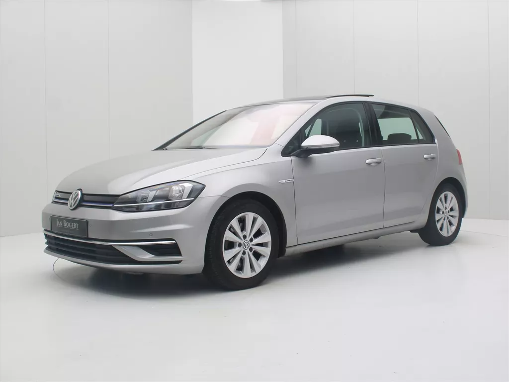 Volkswagen Golf 1.5 TSI 130pk 6-bak BlueMotion Comfortline [ PANODAK+CAMERA+ACC+NAVIGATIE+CLIMAAT+PDC ]