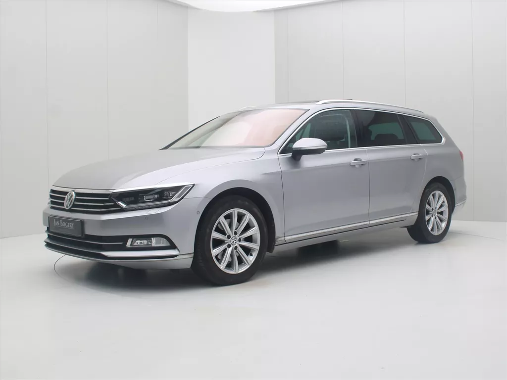 Volkswagen Passat Variant 1.5 TSI 150pk DSG7 Highline Business [ TREKHAAK+PANODAK+VIRTUAL+CARPLAY+STOELVERWARMING+LED+PDC ]