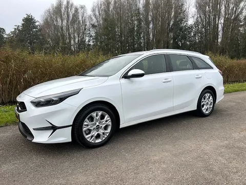 Kia Ceed Sw 1.0 T-GDi 120pk MHEV DCT7 DynamicLine | Navigatie | Apple carplay/ Android auto | Camera | Climate control | All-season banden | NAP | Rijklaar prijs!