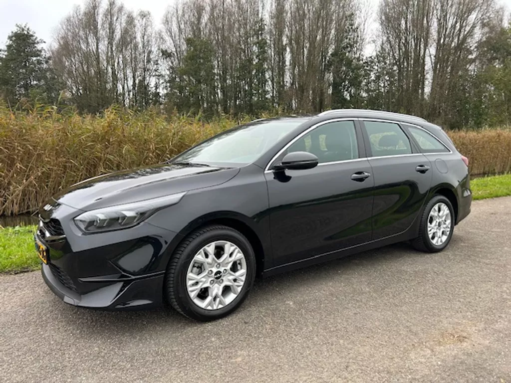 KIA Ceed Sw 1.0 T-GDi 120pk MHEV DCT7 DynamicLine | Navigatie | Apple carplay/ Android auto | Camera | Climate control | All-season banden | NAP | Rijklaar prijs!