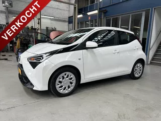 Toyota Aygo 1.0 VVT-i 72pk 5D x-play | Navigatie | Camera | Airco | Bluetooth | NAP | Rijklaar prijs!