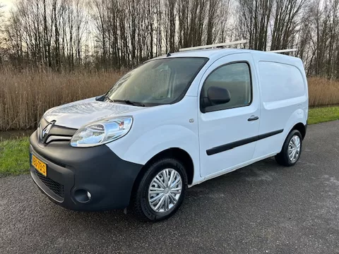 Renault Kangoo 1.5 Energy dCi 90pk Comfort | 3-zits | trekhaak | Navigatie | Camera | Parkeersensoren | Cruise control | All season banden | NAP | Rijklaar prijs!