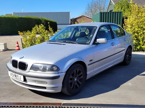 BMW 3-Serie 320i Executive | 6 cilinder! | Leder | Clima | Cruise |