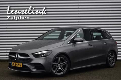 Mercedes B-Klasse B180 Business Solution AMG | Incl. garantie | Camera | Widescreen | Carplay | Elek. achterklep | Puntgaaf | Incl. BOVAG garantie, beurt, APK etc..