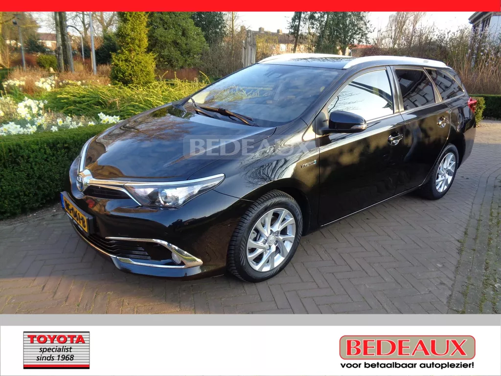 TOYOTA Auris 1.8 Hybrid 136pk CVT Executive, bij Toyota specialist  / rijklaar met 12 mnd BOVAG garantie!