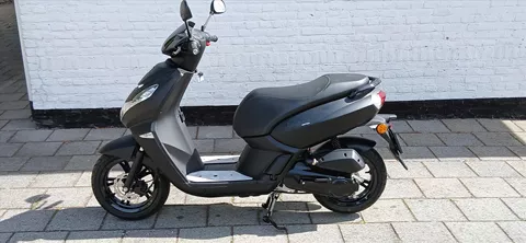 Peugeot Kisbee snor uniek 350 km gelopen, nieuw gekocht door ons