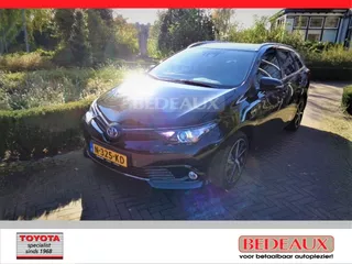 Toyota Auris 1.8 Hybrid CVT Dynamic Team bij Toyota specialist, rijklaar met 12 maanden Bovag garantie !