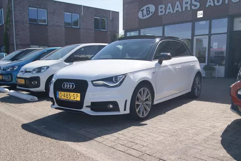 AUDI A1 1.2 TFSI S line panorama