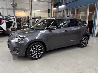 SUZUKI Swift 1.2 DualJet 83pk Smart Hybrid Style | Navigatie | Apple carplay / Android auto | Climate control | All season banden | NAP | Rijklaar prijs!
