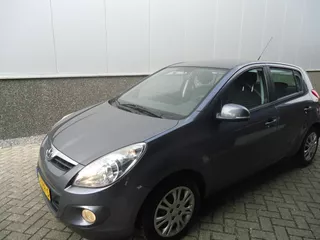 HYUNDAI I 20 1.2i 78pk 5D i-Motion