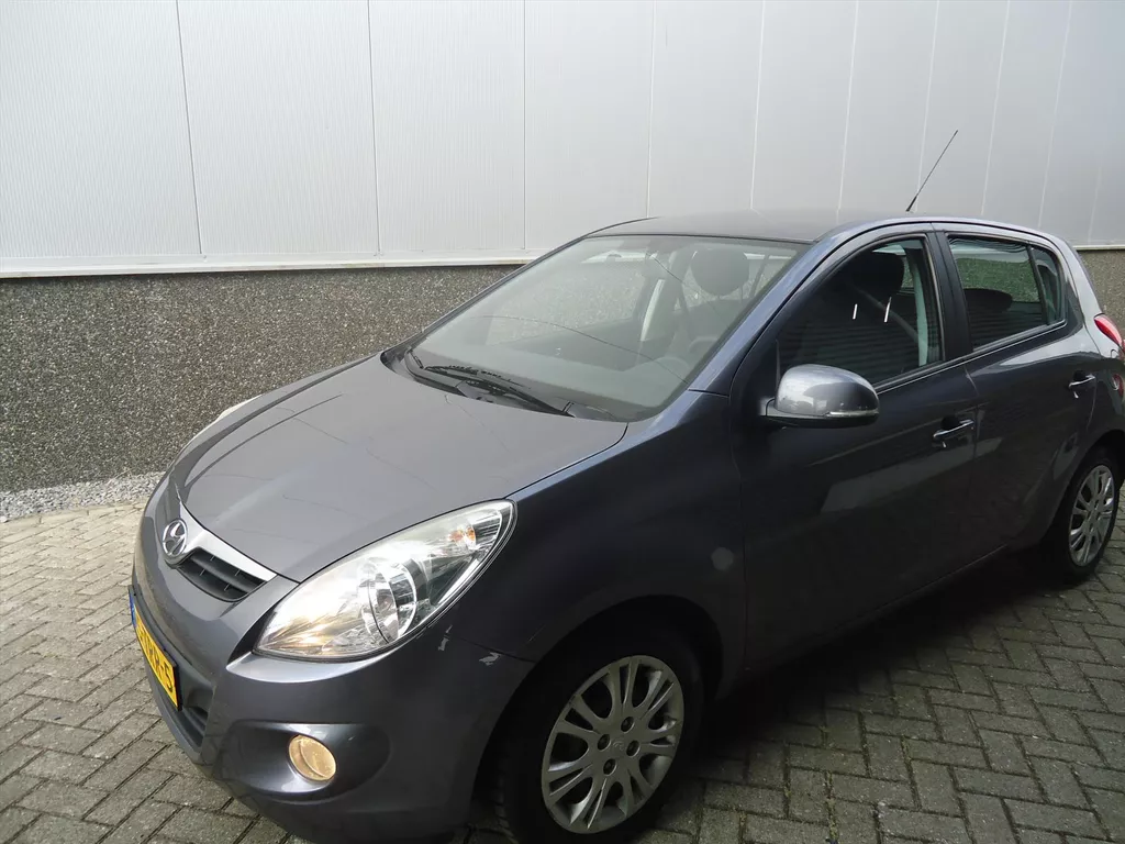HYUNDAI I 20 1.2i 78pk 5D i-Motion
