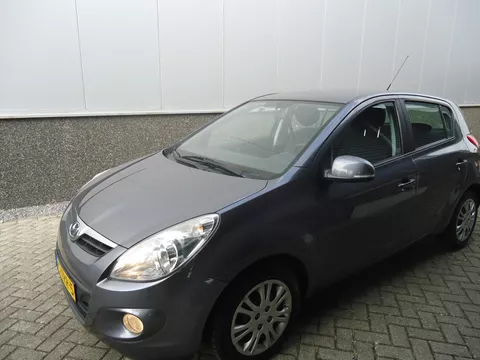 HYUNDAI I 20 1.2i 78pk 5D i-Motion