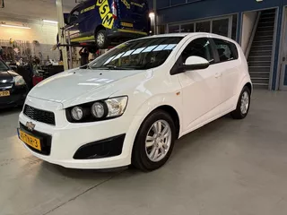 CHEVROLET Aveo 1.2 86PK LT | Trekhaak | Airco | Cruise control | LM velgen | NAP | Rijklaar prijs!
