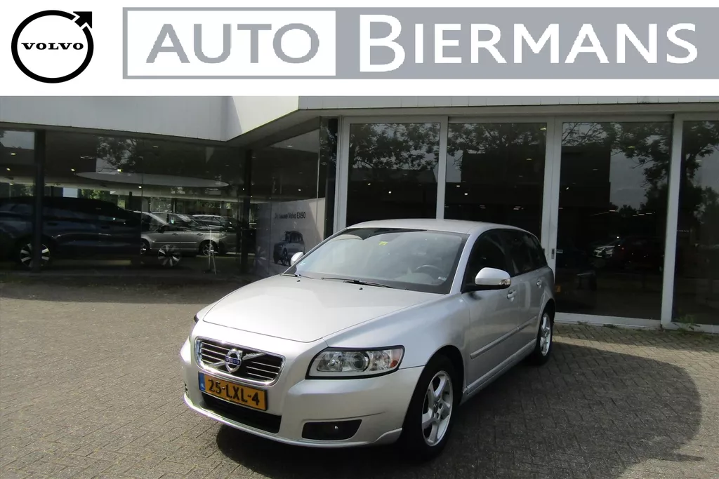 VOLVO V50 2.0 SPORT | 16-INCH LMV | TREKHAAK |