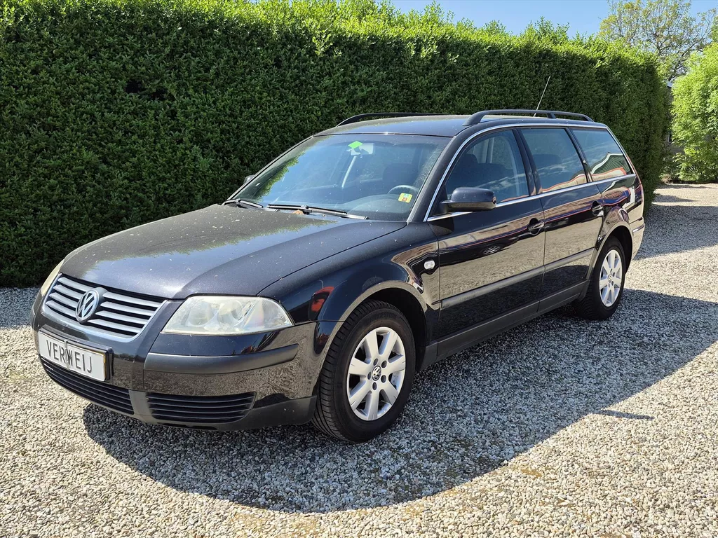 Volkswagen Passat 2.0 VARIANT Comfortline | Clima | CV | Cruise | Radio Bluetooth