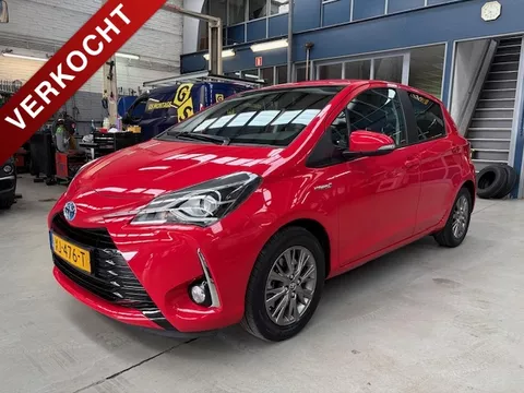 TOYOTA Yaris 1.5 Hybrid 100pk CVT Dynamic | Navigatie | Camera | Cruise control | Lm velgen | Climate control | NAP | Rijklaar prijs!