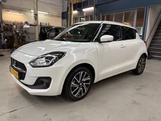 Suzuki Swift 1.2 DualJet Smart Hybrid Style | Navi | Apple carplay/ Android auto | Stoelverw. | Climate control | All season banden | BLIS | NAP | Rijklaar prijs!
