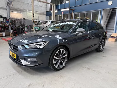 Seat Leon Sportstourer 1.5 eTSI 150pk DSG-7 FR Business Intense | Trekhaak | Apple carplay / Android auto | Beats | Alcantara | camera | 18’’ velgen | NAP | Rijklaar prijs!