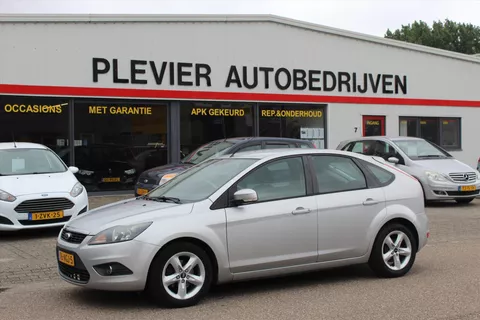 FORD Focus 1.6 16V 100PK 5 DEURS TITANIUM