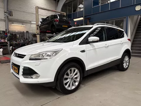 FORD Kuga 1.5 EcoBoost 150pk 2WD Titanium | Trekhaak | Navigatie | Schuif- Kanteldak | Cruise control | Pdc V+A | Ruit+ stoel verw. | NAP | Rijklaar prijs!