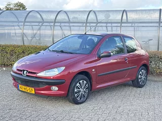 PEUGEOT 206 1.4 75pk Automaat Gentry 3-drs